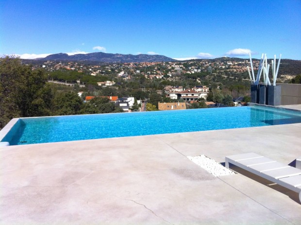 Vista Sierra de Madrid con piscina sinfin